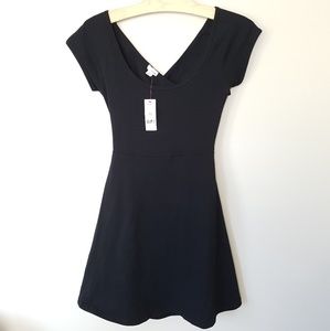 👜 2/$30 New Fit and flare dress with open back